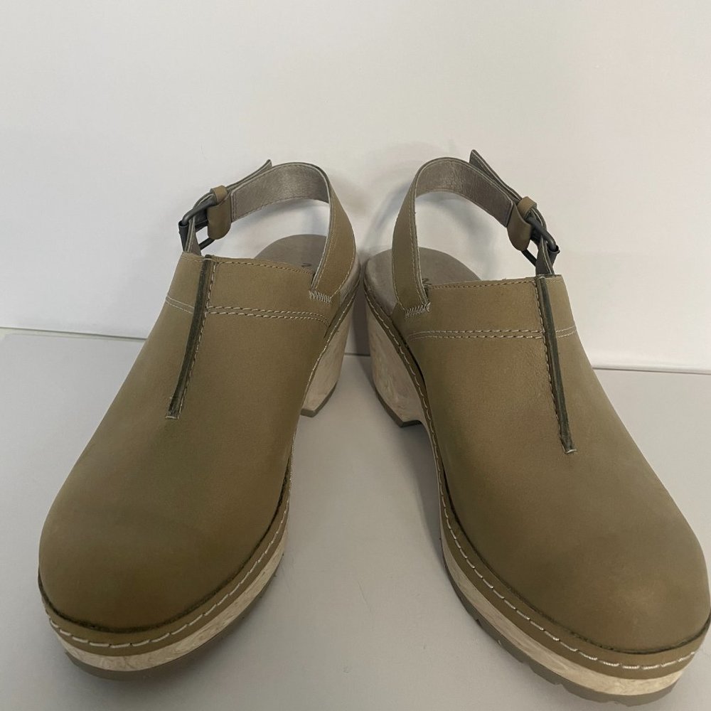 Merrell Halendi Backstrap Clogs – Size 7.5 Women’s